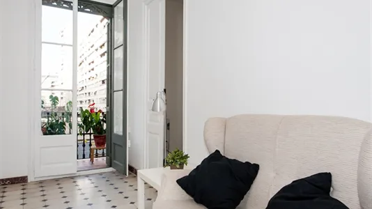 Rooms in Barcelona Eixample - photo 8