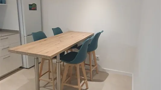 Rooms in Barcelona Ciutat Vella - photo 5