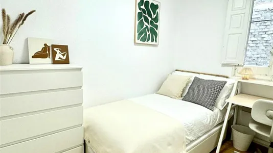 Rooms in Madrid Chamberí - photo 3