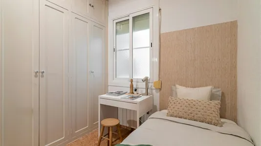 Rooms in Barcelona Eixample - photo 3
