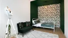 Room for rent, Rotterdam, &lt;span class=&quot;blurred street&quot; onclick=&quot;ProcessAdRequest(9941750)&quot;&gt;&lt;span class=&quot;hint&quot;&gt;See streetname&lt;/span&gt;[xxxxxxxxxxxxx]&lt;/span&gt;