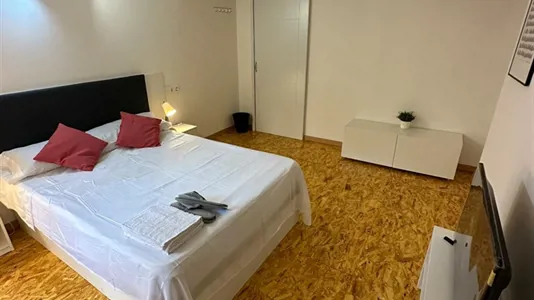 Rooms in Málaga - photo 3
