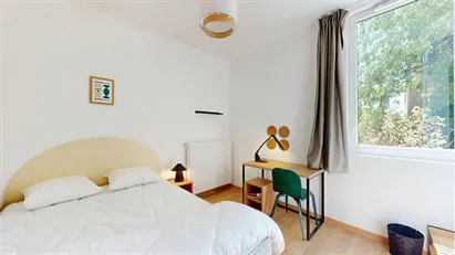 Room for rent in Pontoise, Île-de-France