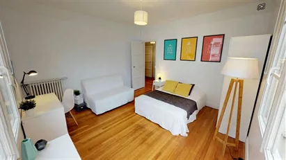 Room for rent in Boulogne-Billancourt, Île-de-France