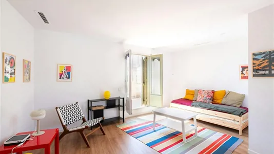 Apartments in Barcelona Eixample - photo 2