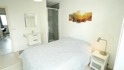 Room for rent in Saint-Julien-en-Genevois, Auvergne-Rhône-Alpes