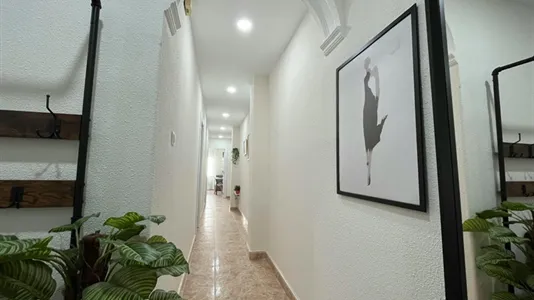 Rooms in Zaragoza - photo 10