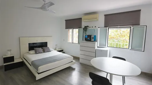 Rooms in Barcelona Nou Barris - photo 2