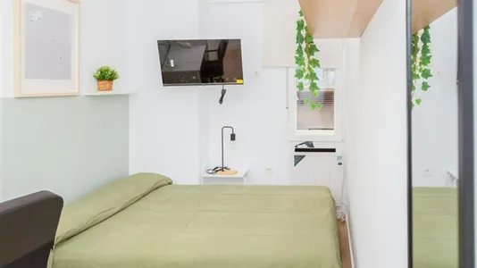 Rooms in Zaragoza - photo 2