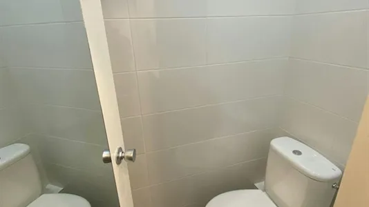 Rooms in Barcelona Eixample - photo 10