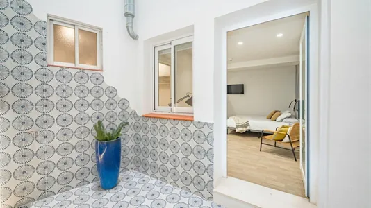 Rooms in Málaga - photo 3