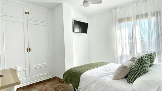 Rooms in Málaga - photo 5