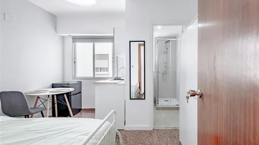 Rooms in AlaquĆ s - photo 4