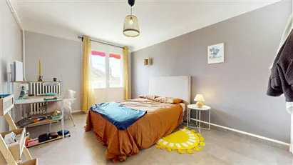 Room for rent in Valence, Auvergne-Rhône-Alpes
