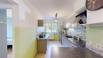 Room for rent in Saint-Julien-en-Genevois, Auvergne-Rhône-Alpes