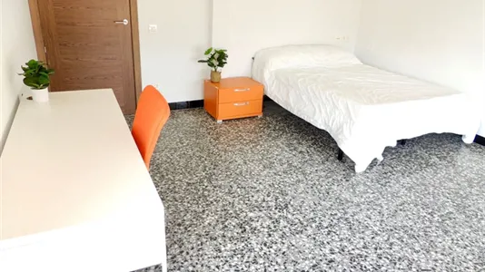 Rooms in Castellón de la Plana/Castelló de la Plana - photo 2