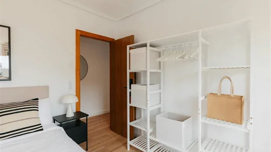 Rooms in Tavernes Blanques - photo 2