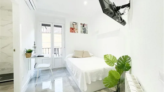 Rooms in Madrid Centro - photo 1
