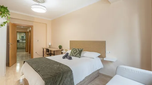 Rooms in Granada - photo 4