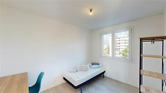Rooms in Grenoble - photo 3