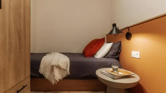 Rooms in Barcelona Ciutat Vella - photo 3