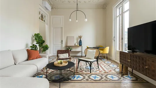 Rooms in Barcelona Eixample - photo 8