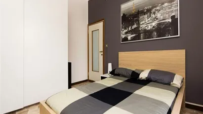 Room for rent in Milano Zona 6 - Barona, Lorenteggio, Milan