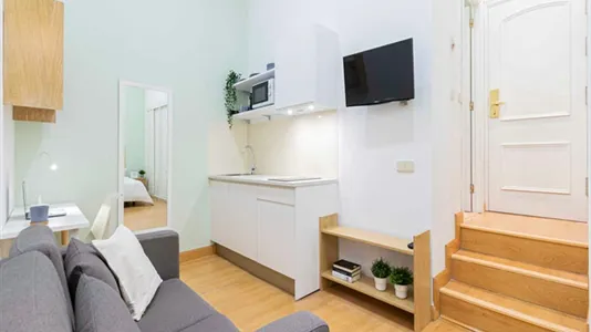 Rooms in Madrid Centro - photo 9