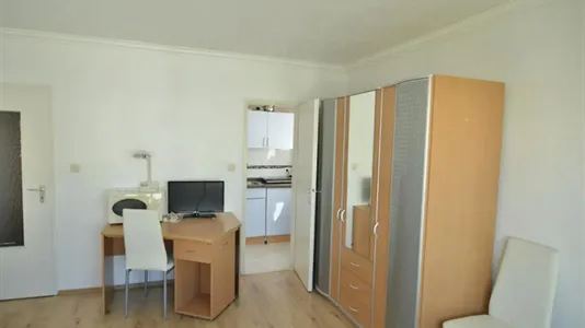 Apartments in Frankfurt Süd - photo 3