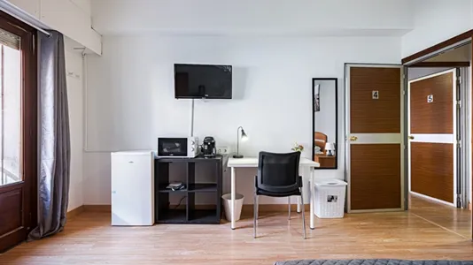 Rooms in Alcalá de Henares - photo 8