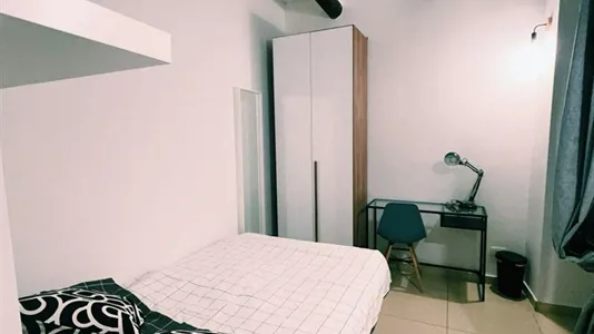 Rooms in Napoli Municipalità 3 - photo 3