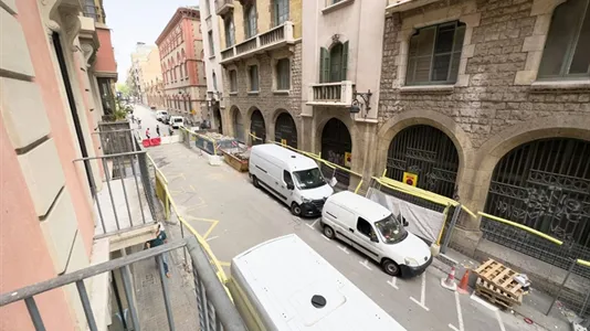 Rooms in Barcelona Ciutat Vella - photo 4