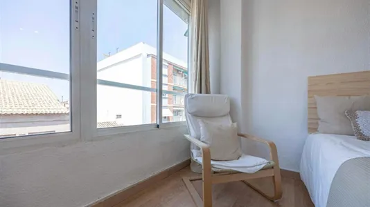 Rooms in el Camí de Vera - photo 7