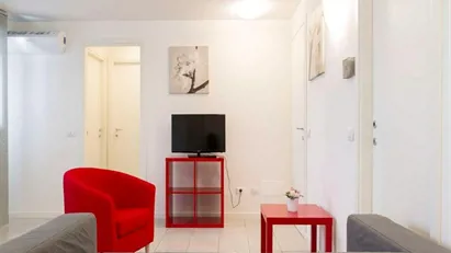 Room for rent in Milano Zona 6 - Barona, Lorenteggio, Milan