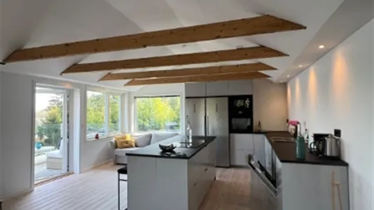 Houses in Mark - photo 8