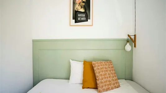 Rooms in Madrid Centro - photo 9