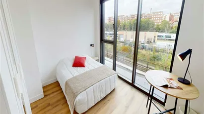 Room for rent in Nanterre, Île-de-France