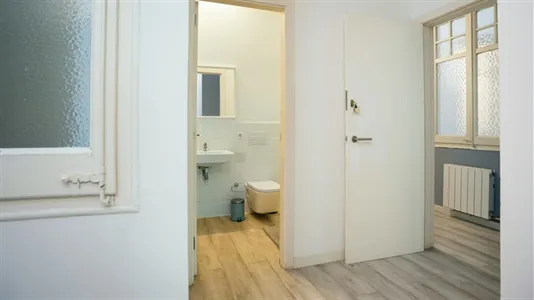 Rooms in Barcelona Eixample - photo 8