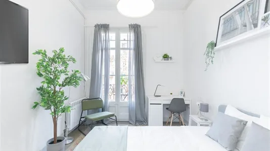 Rooms in Barcelona Eixample - photo 2