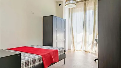 Room for rent in Cinisello Balsamo, Lombardia