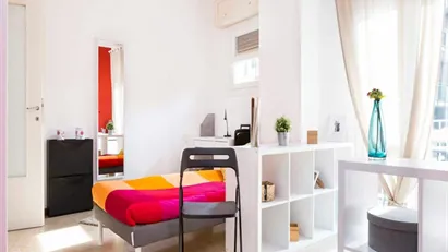 Room for rent in Milano Zona 8 - Fiera, Gallaratese, Quarto Oggiaro, Milan