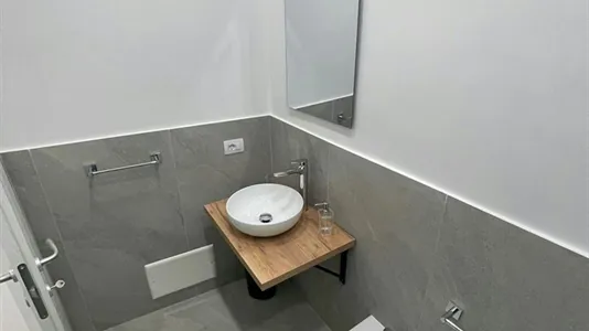 Rooms in Napoli Municipalità 3 - photo 8