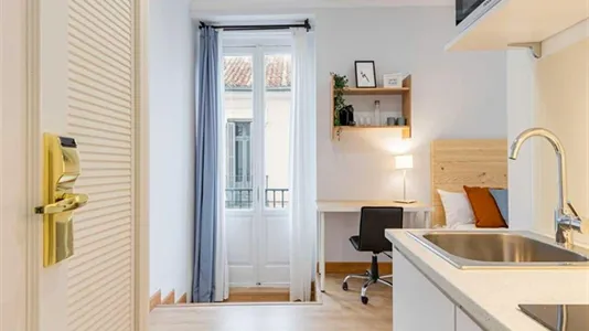 Rooms in Madrid Centro - photo 6