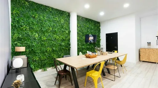 Rooms in Barcelona Ciutat Vella - photo 10