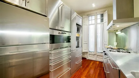 Rooms in Barcelona Gràcia - photo 8