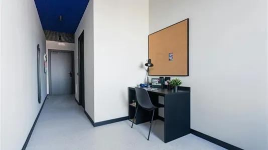 Rooms in Napoli Municipalità 4 - photo 8