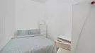 Room for rent, Lisbon (region), &lt;span class=&quot;blurred street&quot; onclick=&quot;ProcessAdRequest(7743713)&quot;&gt;&lt;span class=&quot;hint&quot;&gt;See streetname&lt;/span&gt;[xxxxxxxxxxxxx]&lt;/span&gt;