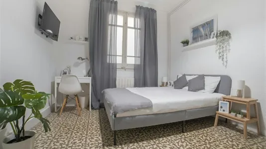 Rooms in Barcelona Eixample - photo 1