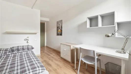 Rooms in Milano Zona 2 - Stazione Centrale, Gorla, Turro, Greco, Crescenzago - photo 8