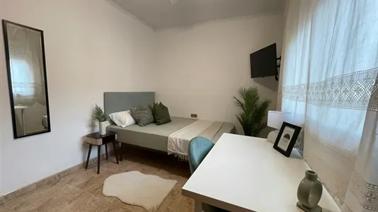 Rooms in Esplugues de Llobregat - photo 1